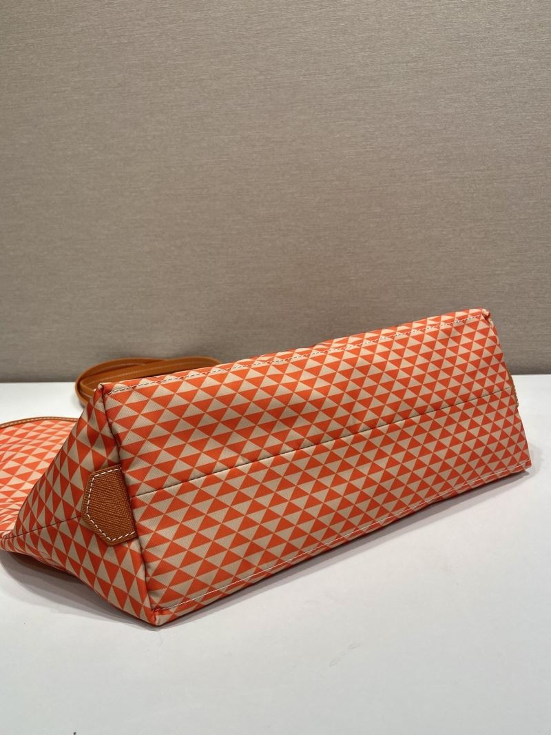 Pra*a tote bags